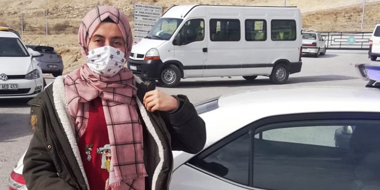Konya'da askeri öğrenci aday belirleme sınavına geç kalan Beyza'nın yardımına polis koştu