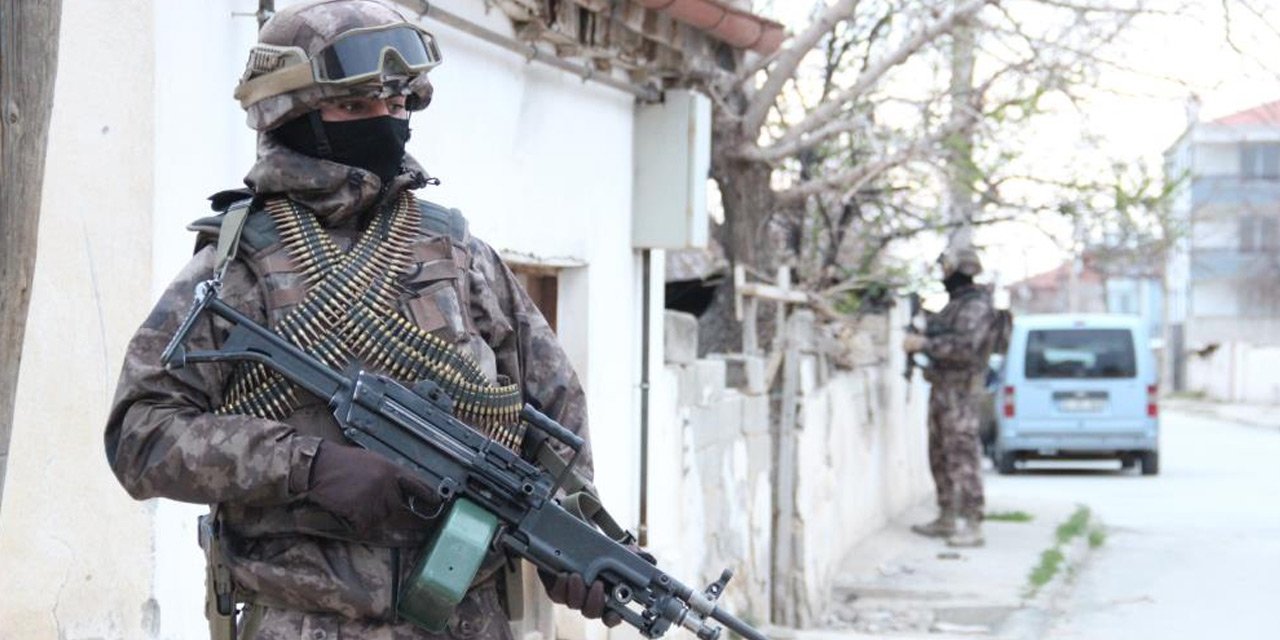 Uyuşturucu tacirlerine Konya'dan giden özel harekat polisleriyle şafak baskını