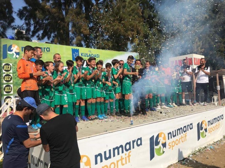 Konyaspor U13 takımı şampiyon oldu