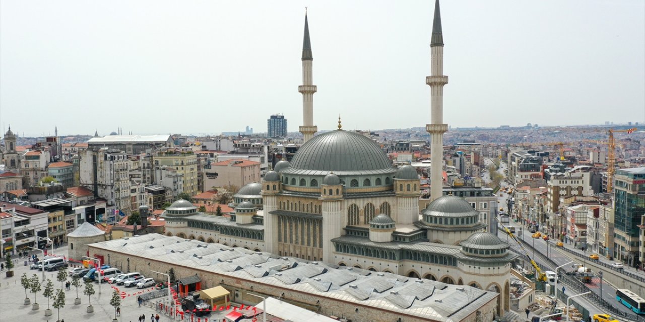 Taksim Meydanı'na yaptırılan caminin ibadete açılış tarihi belli oldu