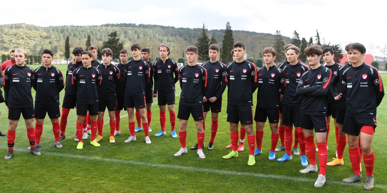 16 Yaş Altı Milli Futbol Takımı'nın kampı tamamlandı