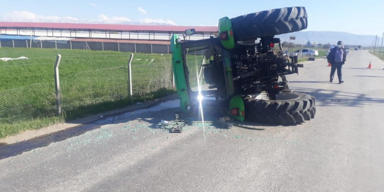 Konya’da traktör devrildi, sürücü yaralı kurtuldu