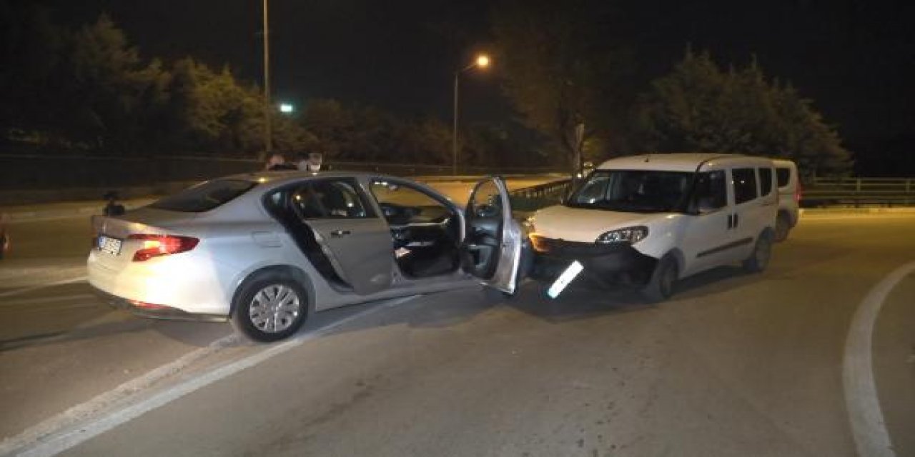 Uygulama noktasında durmayıp polis aracına çarptılar! Kaçma sebepleri yakalanınca ortaya çıktı