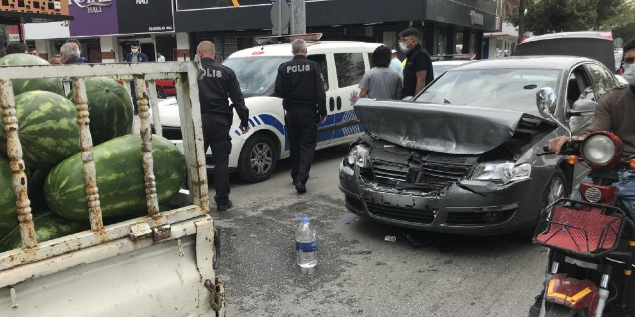 Konya'da trafik kazasının ardından başlayan tartışma bıçaklı-sopalı kavgaya dönüştü