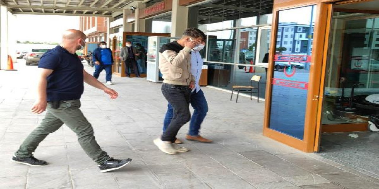 Konya’da pencereden girdikleri evden motosiklet çaldılar