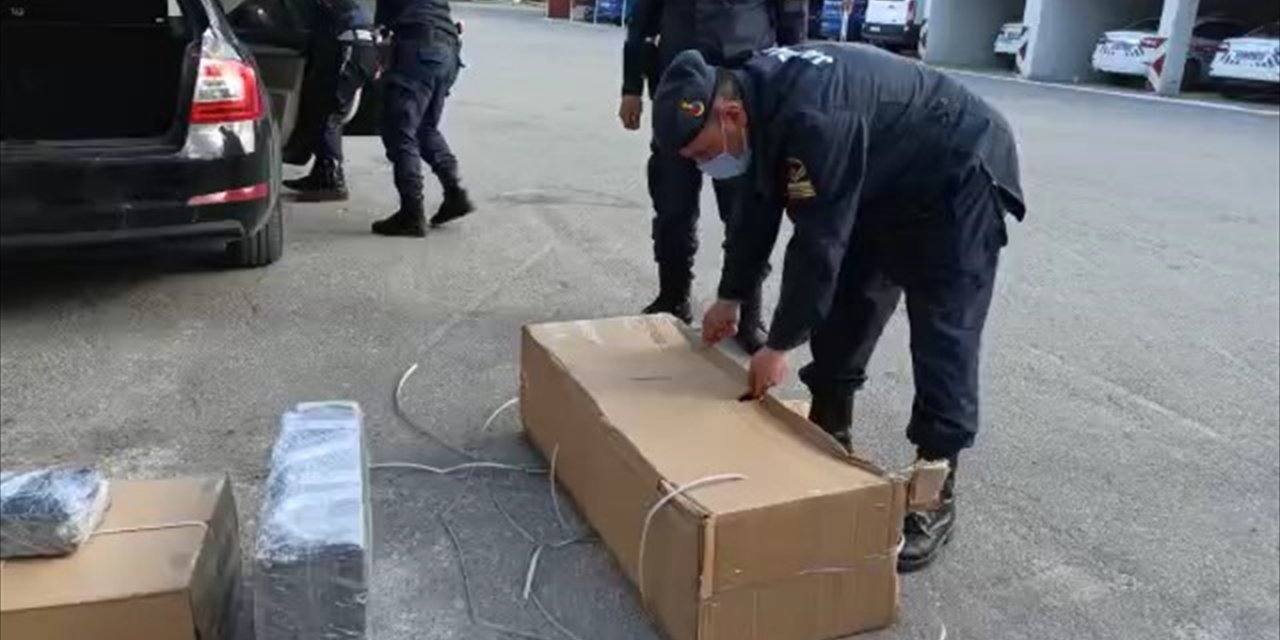 Konya'da sürücünün 'mobilya eşyası var' dediği kutuları açan jandarma gerçeği ortaya çıkardı