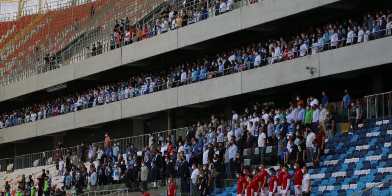 Tam kapanmada tribünler tıklım tıklım!