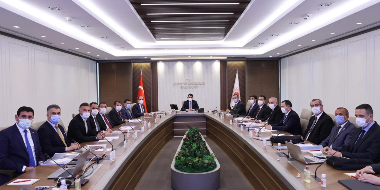 Bakan Kurum, başkanlarla Konya yatırımlarını ele aldı