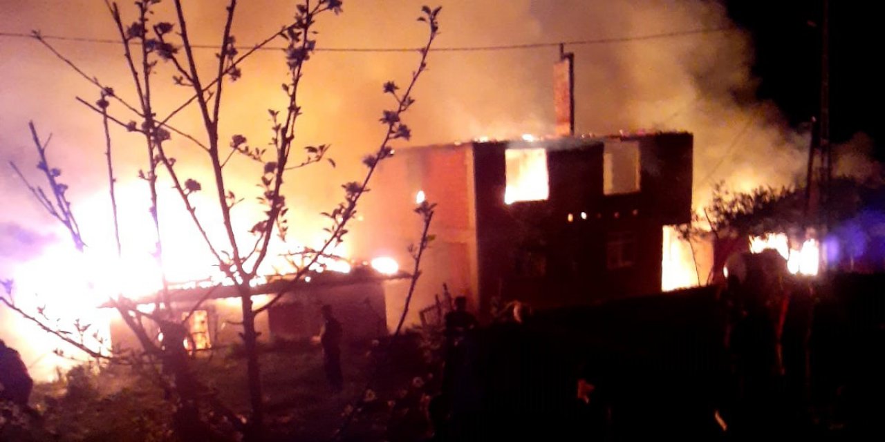 6 kardeşe ait 6 evde yangın çıktı! Ekipler seferber edildi