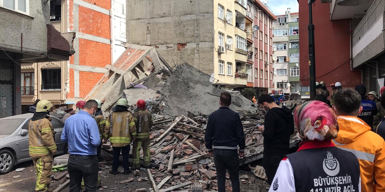 Son Dakika: İstanbul'da boşaltılan 5 katlı bina çöktü