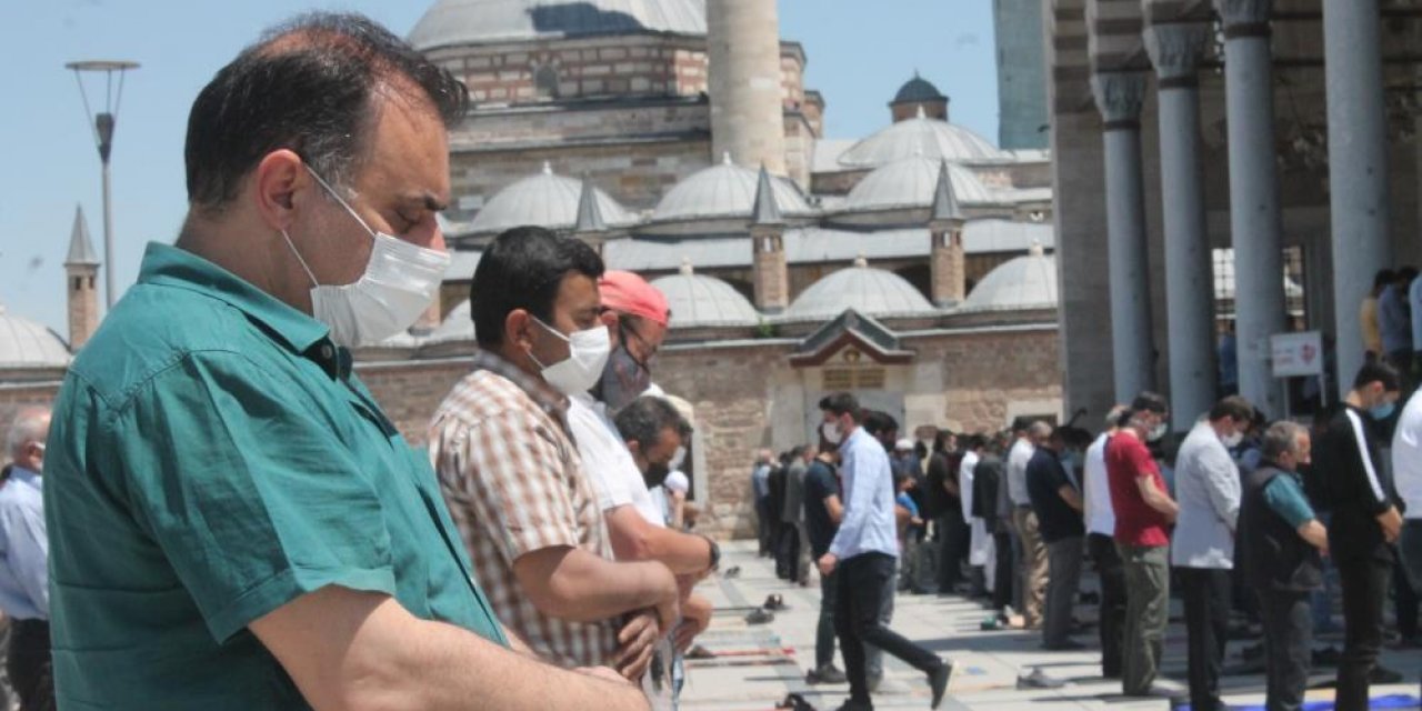 Konya'da ramazan ayının son cuma namazı kılındı