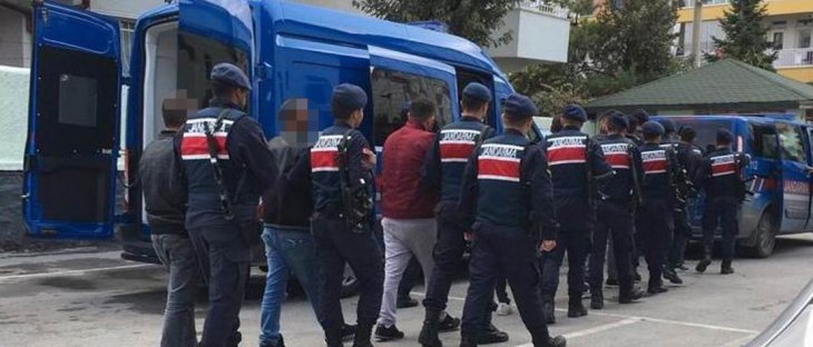 Konya'da jandarmadan 11 adrese operasyon: 8 gözaltı