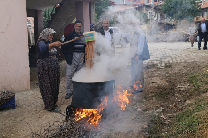 Hadim'de sezonun son pekmez kazanı kaynatıldı