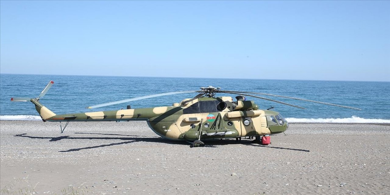 Askeri helikopter arıza nedeniyle sahile zorunlu iniş yaptı
