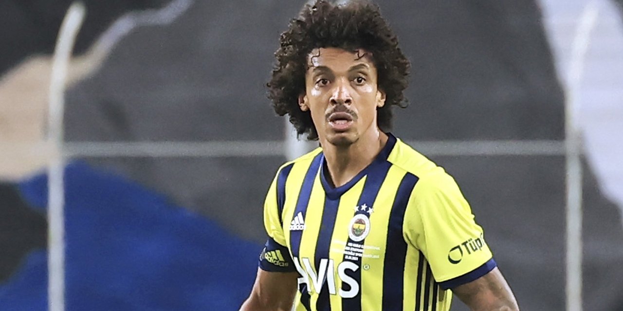 Fenerbahçe'de taraftar bunu beklemiyordu! Sözleşmesi devam eden yıldız ayrılmak istedi