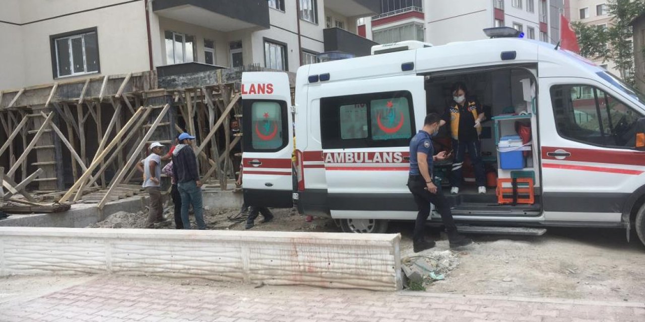 Konya’da bastığı kalıp tahtası kırılan işçi, inşaattan düştü