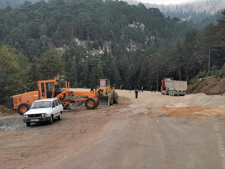 Bozkır Antalya yolunda süren yol onarım çalışmalarında sona gelindi