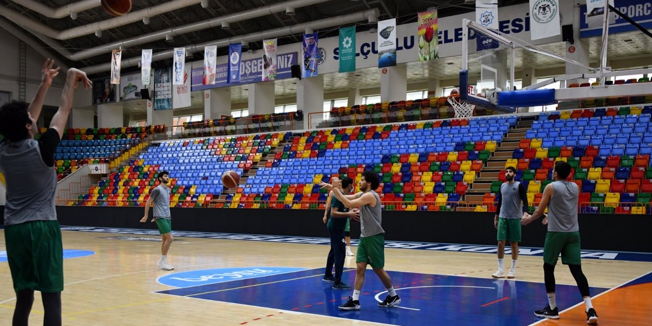 Konyaspor Basketbol Antrenörü Karadağ: ''Mücadeleci bir takımla karşılaşacağız’'