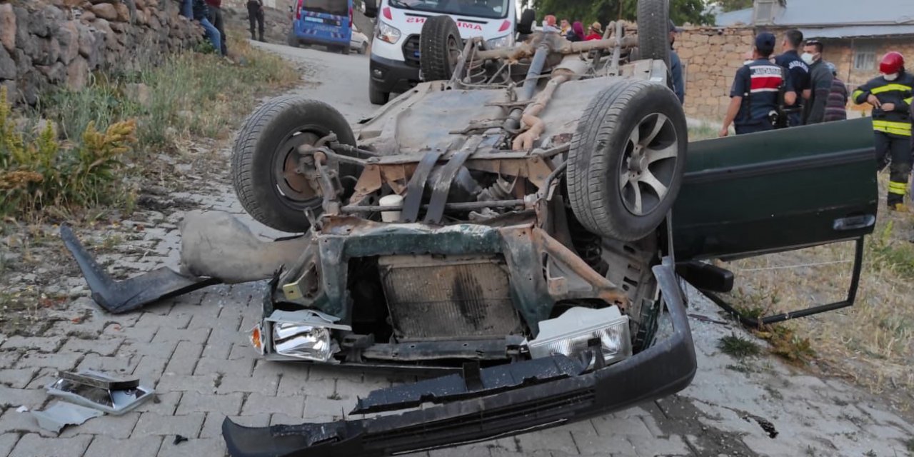 Konya’da temizlik sırasında konulan karton gaz pedalına sıkıştı, otomobil 2 metreden düştü
