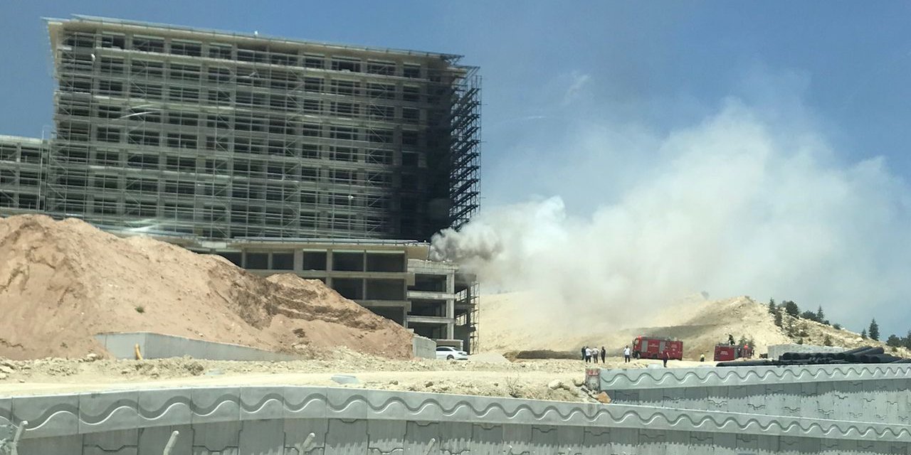 Konya'da site inşaatında korkutan yangın