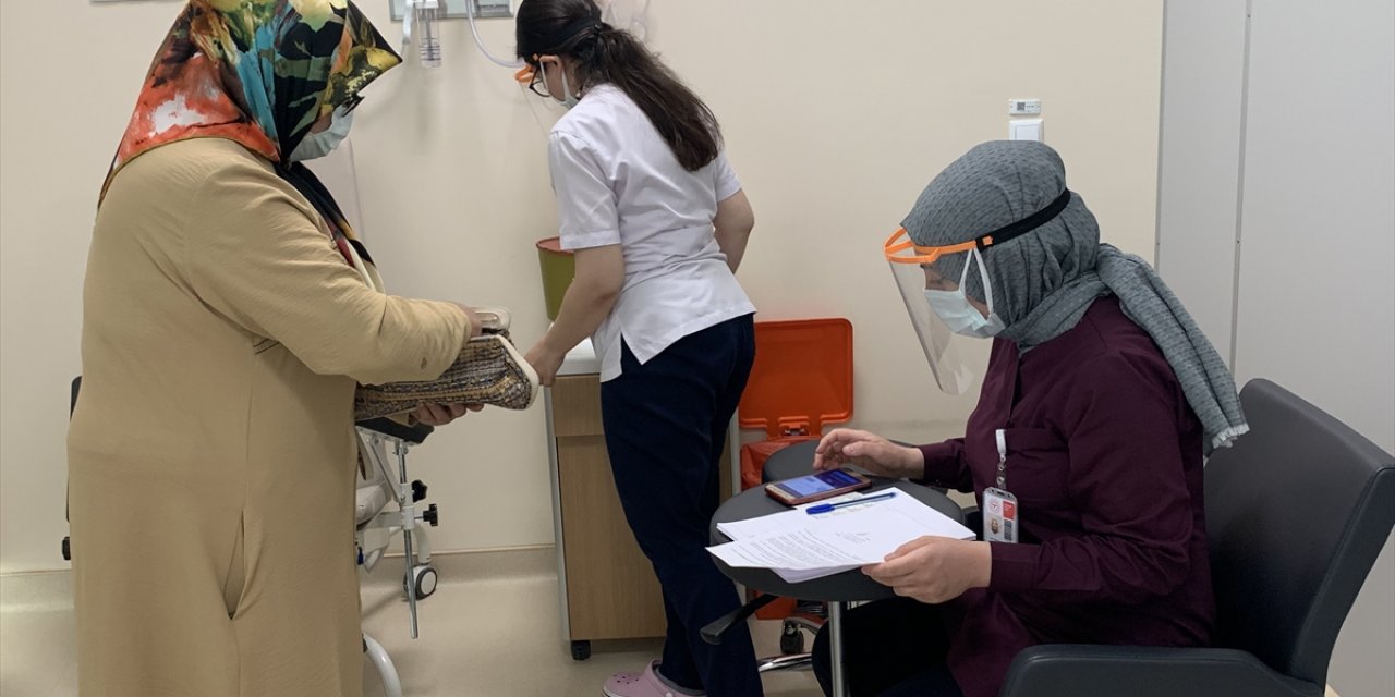 Konya'da yoğun aşı mesaisi! İkna ekipleri sırası gelen vatandaşları tek tek arıyor
