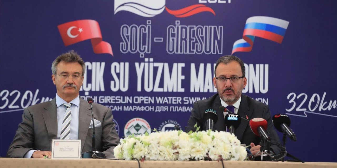 Bakan Kasapoğlu: “Yüzücülerimizin atacağı kulaçlar sağlık çalışanları için olacak"