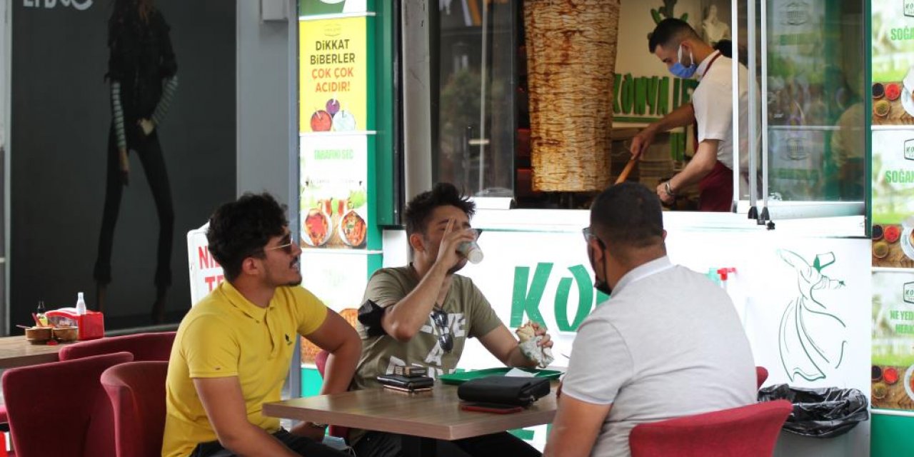 Konya'da restoran ve kafeler kademeli normalleşme kapsamında müşteri kabul ediyor