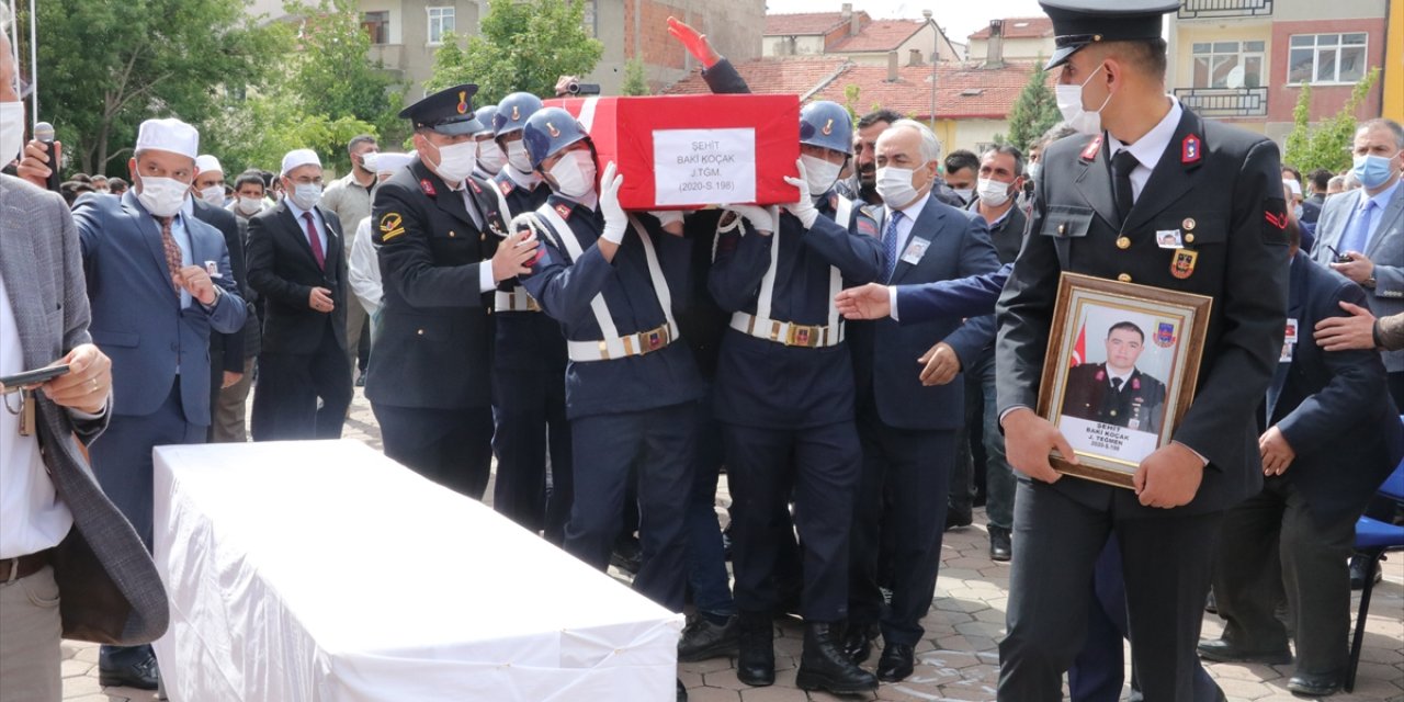 Şehit Jandarma Teğmen Baki Koçak, memleketinde son yolculuğuna uğurlandı