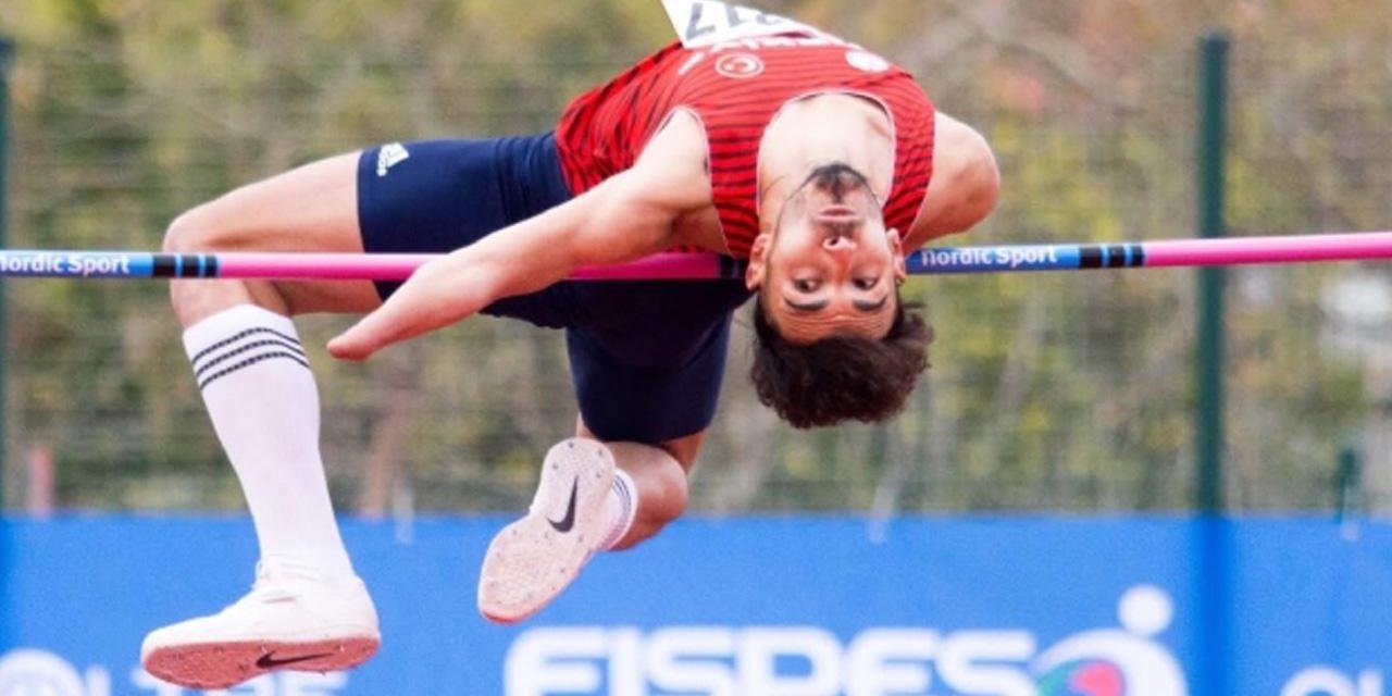 Abdullah Ilgaz’dan bronz madalya