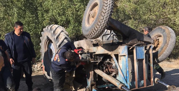 Konya’da traktör devrildi, sürücü olay yerinde can verdi