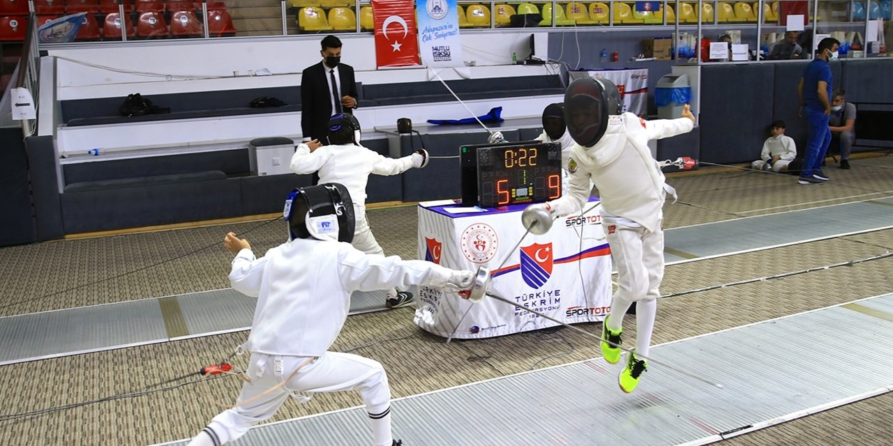 Eskrim Türkiye Şampiyonası Sakarya'da yapılıyor