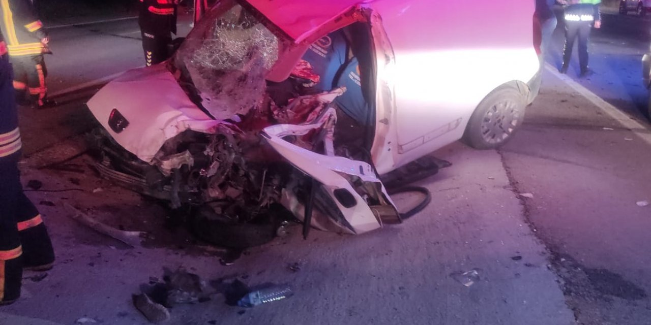 Konya’da TIR, hafif ticari araçla çarpıştı: 1 ölü, 1 yaralı