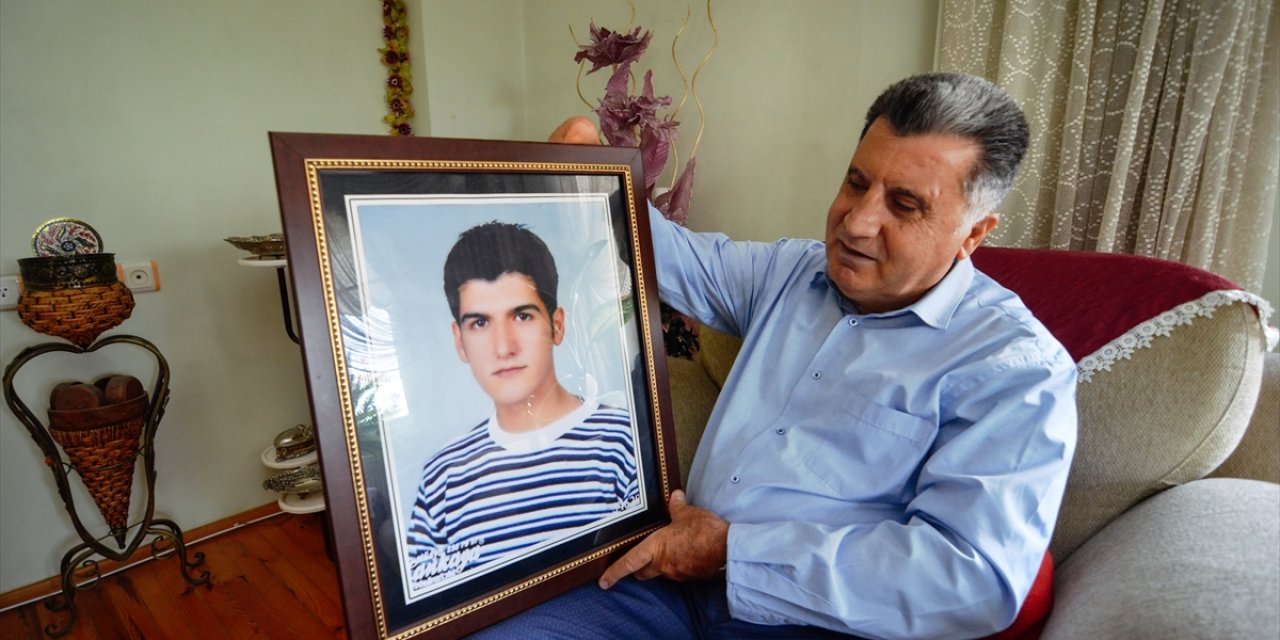 Konya’da oğlunu kanserden kaybeden engelli baba, anısını gençlerde böyle yaşatıyor
