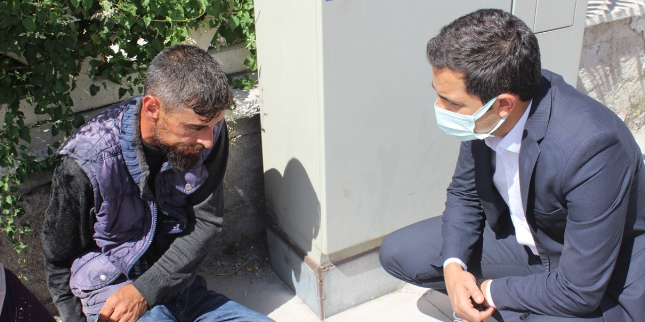 Konya'da epilepsi nöbeti geçiren hastaya ilk yardımı kaymakam yaptı