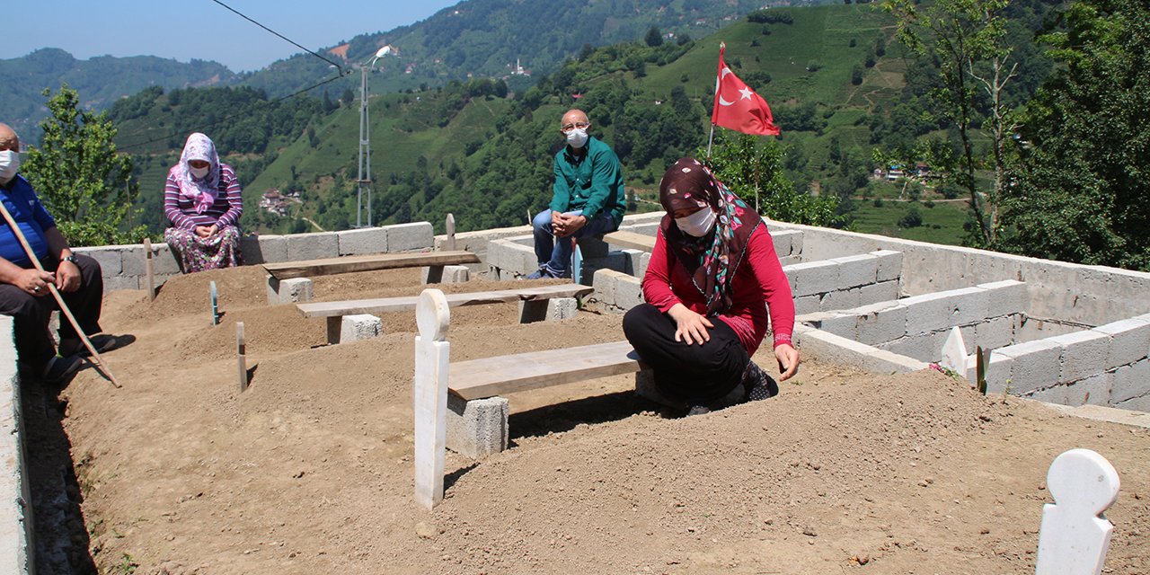 Koronavirüsten 6 ayda 8 ferdini kaybeden aile 10 yeni mezar yeri hazırladı! Aşı önceliği tanındı