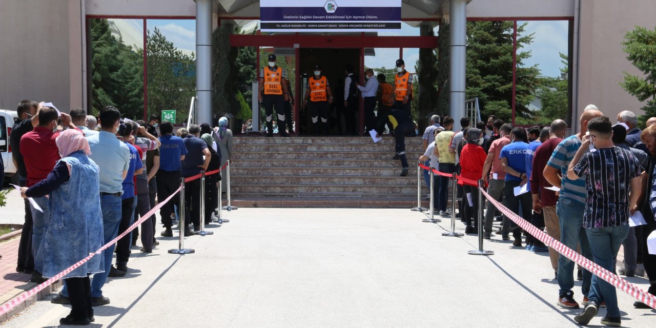 Konya'da sanayi çalışanları Kovid-19'a karşı hızla aşılanıyor