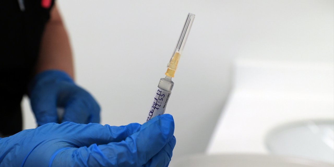 Yerli Kovid-19 aşısı "TURKOVAC"ın faz-3 aşamasına 7 ayda ulaşıldı
