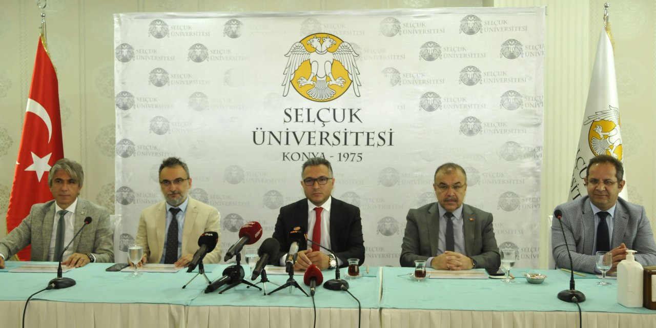 Rektör Aksoy'dan Selçuk Üniversitesi'nde yürütülen aşı çalışmalarıyla ilgili flaş açıklama: 'Türkiye'de bir ilk'