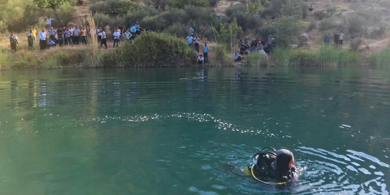 Balık tutmak isterken nehre düşen genç hayatını kaybetti