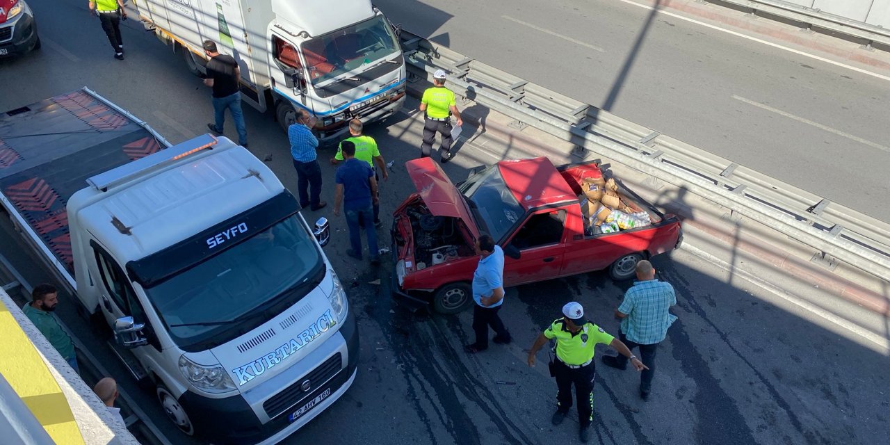 Konya’da alt geçitte zincirleme kaza: 4 araç birbirine girdi