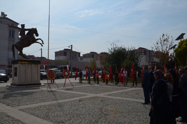 Ilgın'da Atatürk Anıtı'na çelenk sunuldu