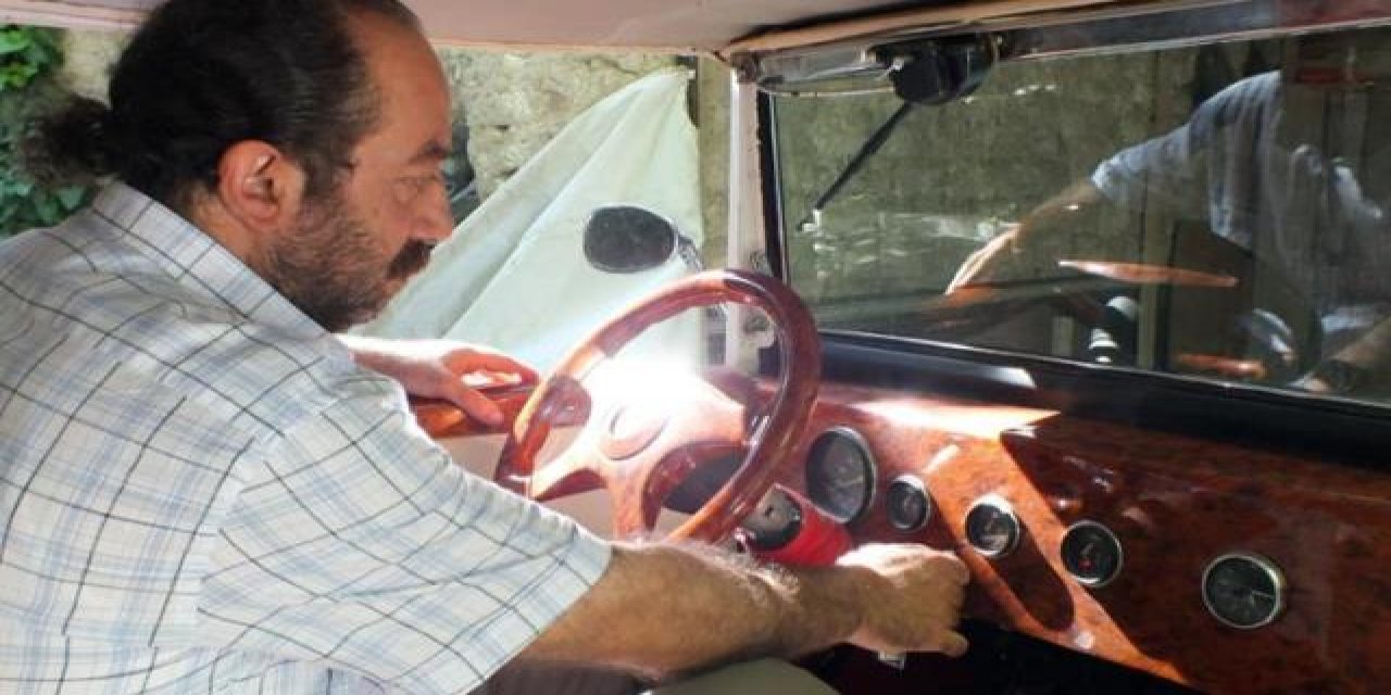 92 yaşındaki klasik aracı gören telefona sarılıyor! 600 bin lira veren oldu, satmadı