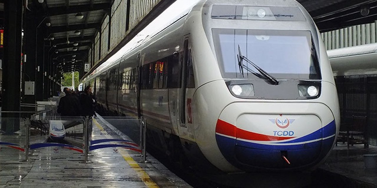 Aşırı yağış nedeniyle Ankara-Konya YHT hattındaki tren seferleri iptal edildi