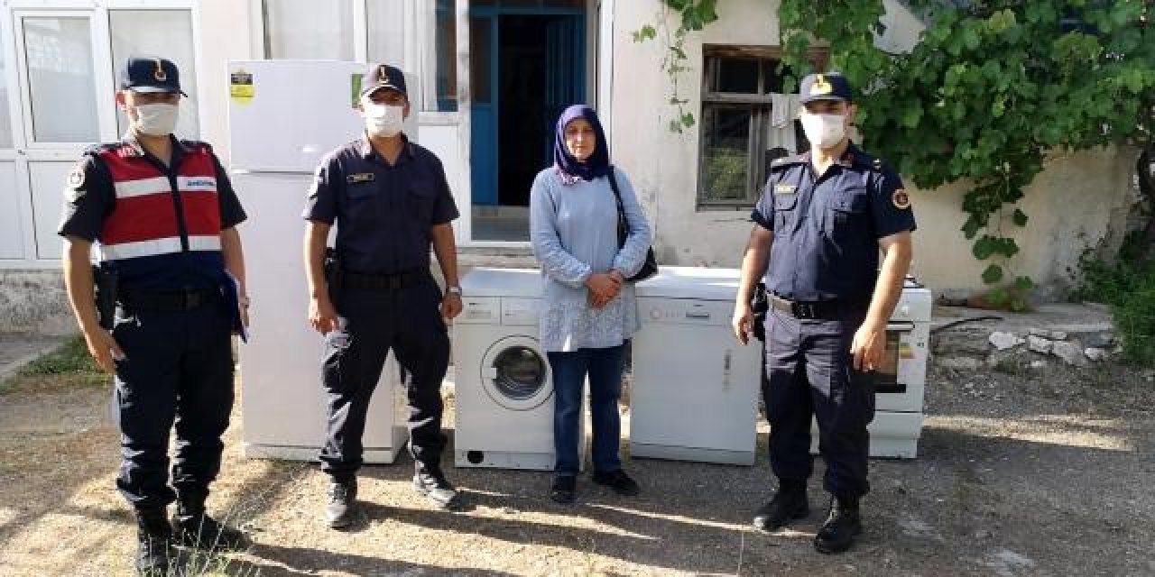 Evdeki beyaz eşyaları çalan kişi en yakınından çıktı