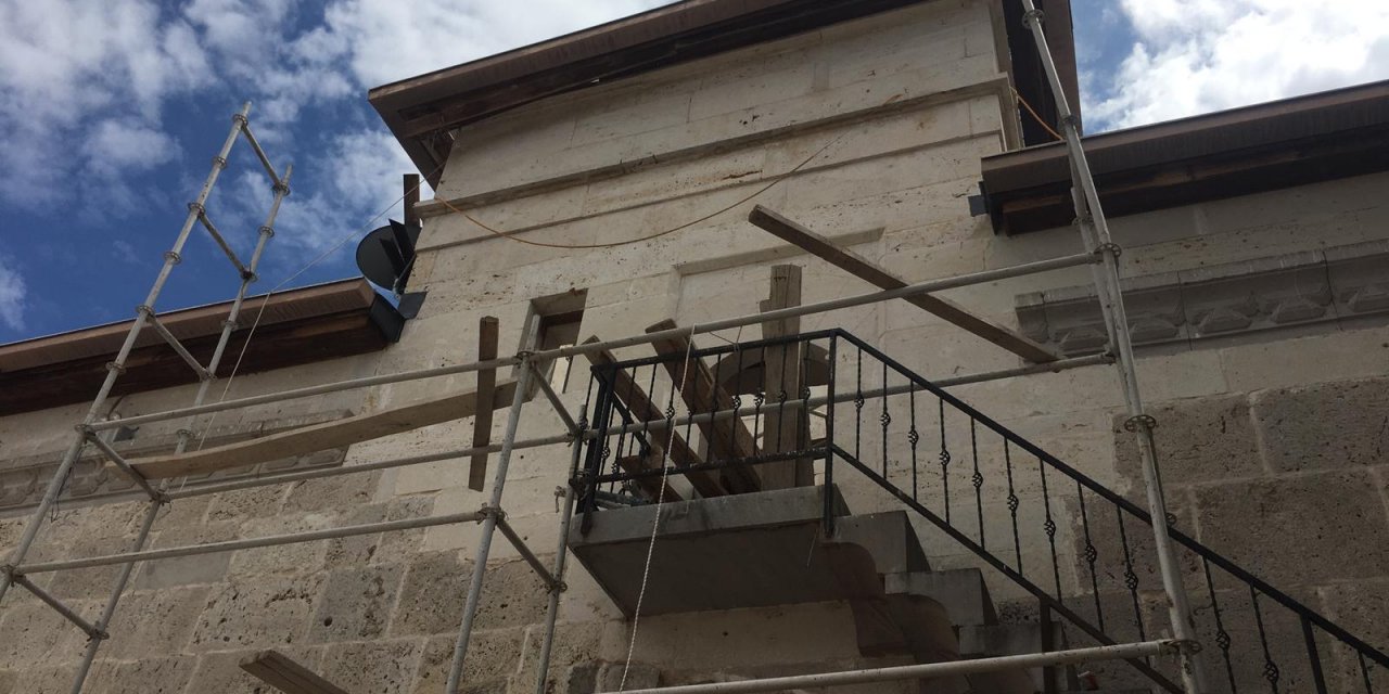 Zazadın Hanı Kervansarayı’nda restorasyon sürüyor