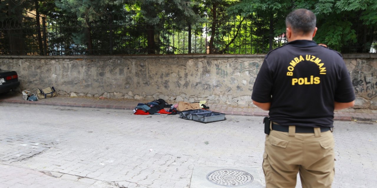 Konya’da şüpheli çantayı bomba uzmanı açtı