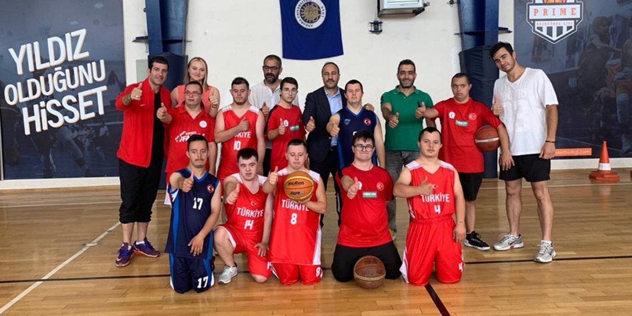 Özel Sporcular Down Basketbol Milli Takımı kampa girdi