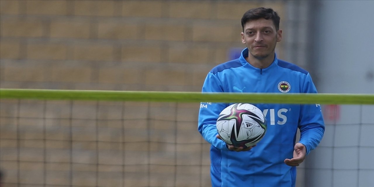 Mesut Özil: Pereira akıllı bir hoca...