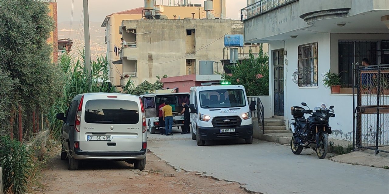 Uzman çavuş kız arkadaşını öldürüp canına kıydı