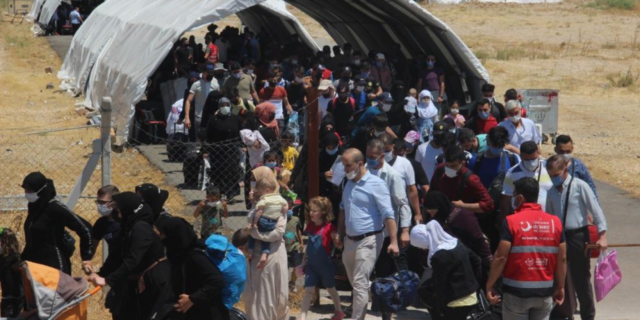 Kurban Bayramı için 9 günde 18 bin Suriyeli ülkesine döndü